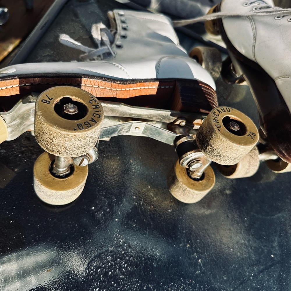 1970’s Betty Little Hyde White leather Classic Roller Skates. 10” Sz 8-9? - Picture 4 of 14